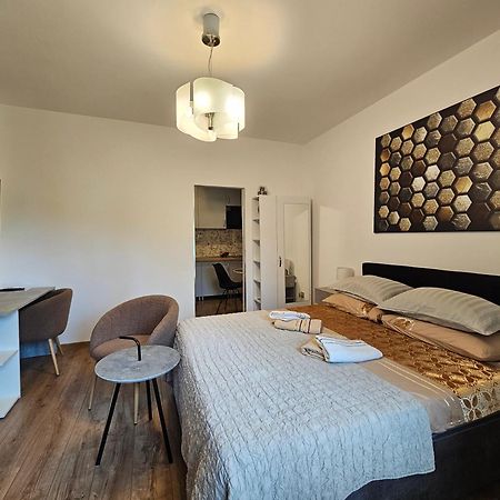 Zita - Heart Of Rovinj, Apartment For 2, Free Parking, 2Min Center, 5Min Beach Walk ภายนอก รูปภาพ